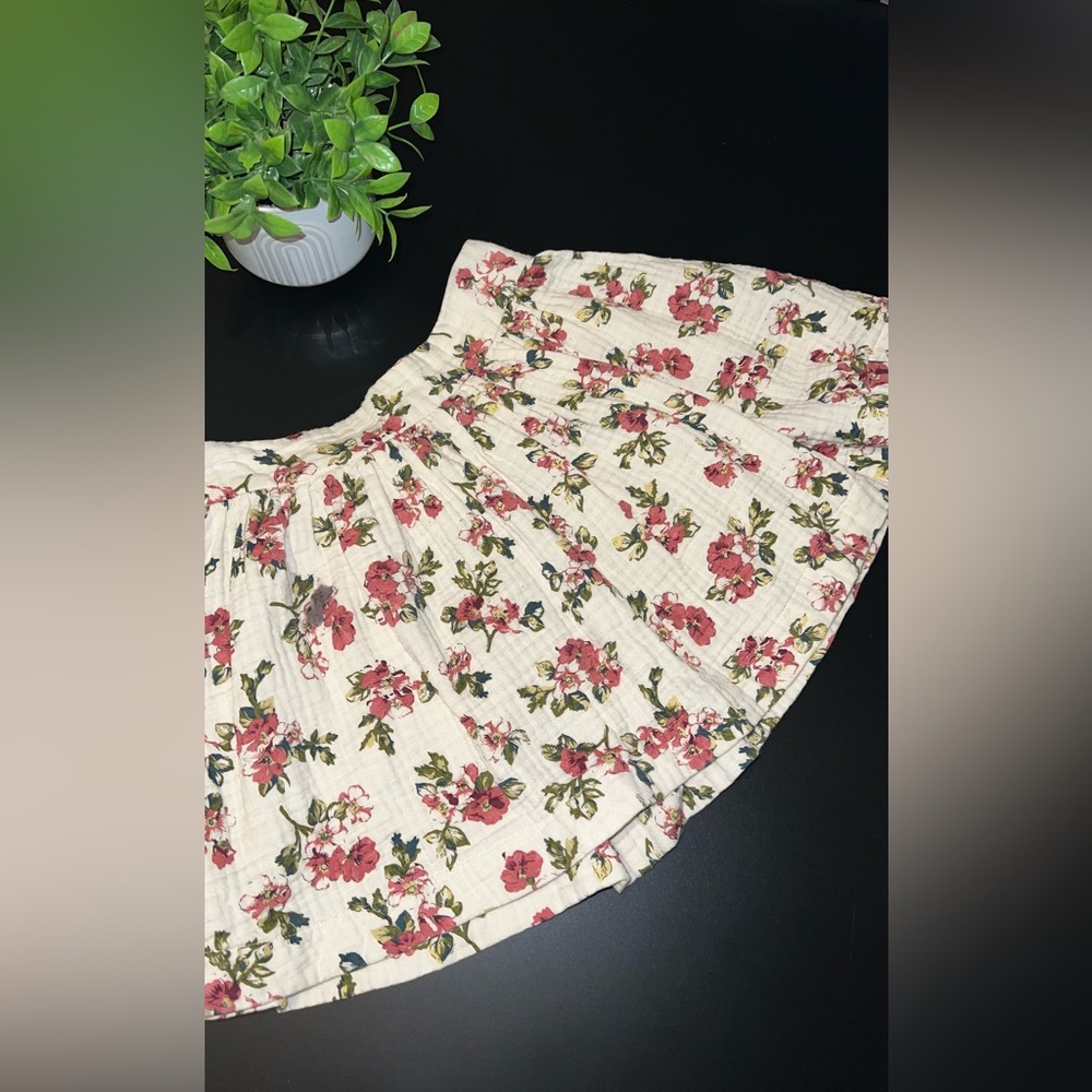 GUC Monteau Cream Floral Mini Skirt Size M